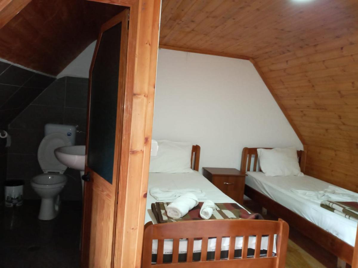 Guesthouse Kroni I Micanit Theth Exteriér fotografie
