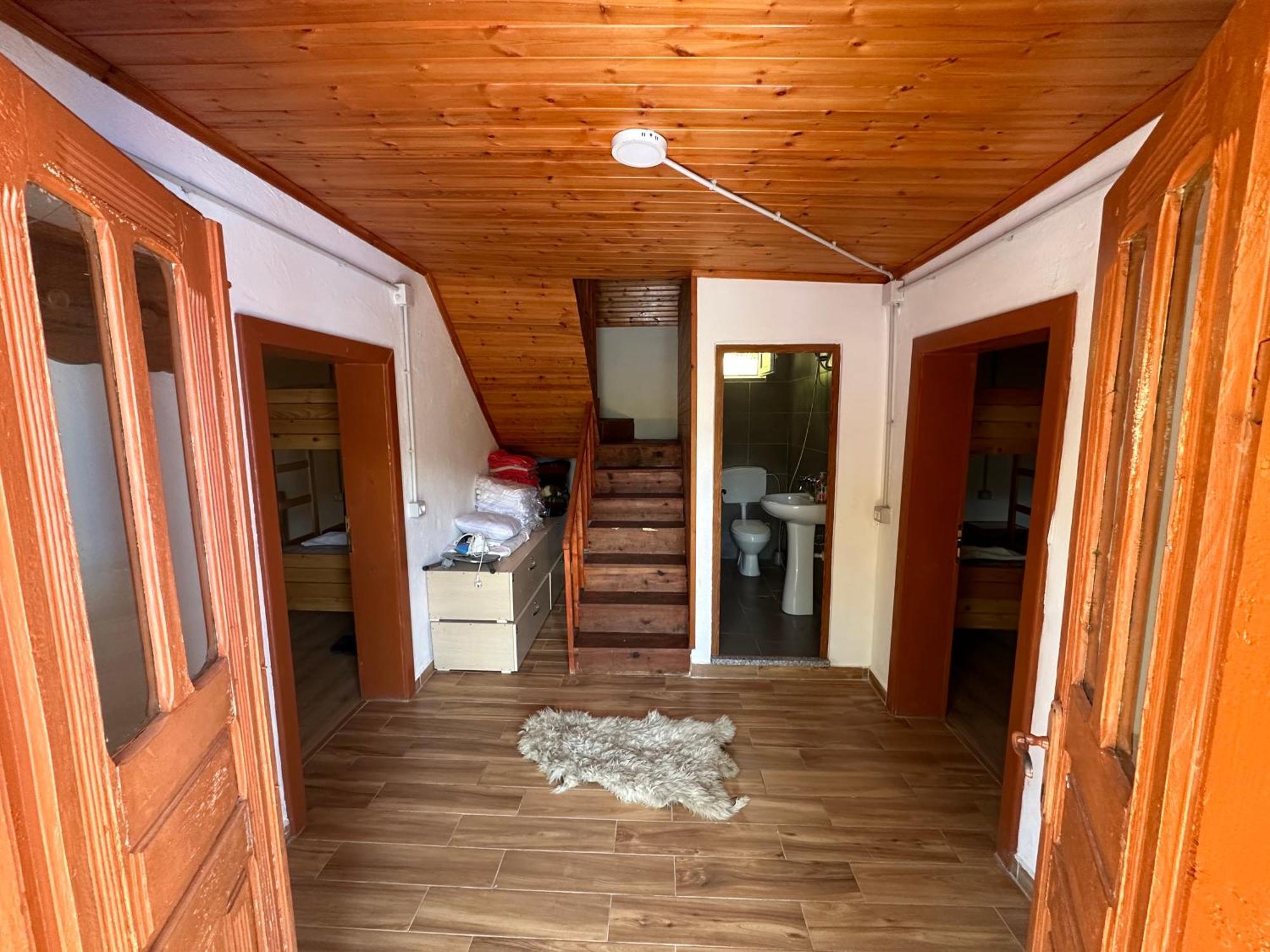 Guesthouse Kroni I Micanit Theth Exteriér fotografie