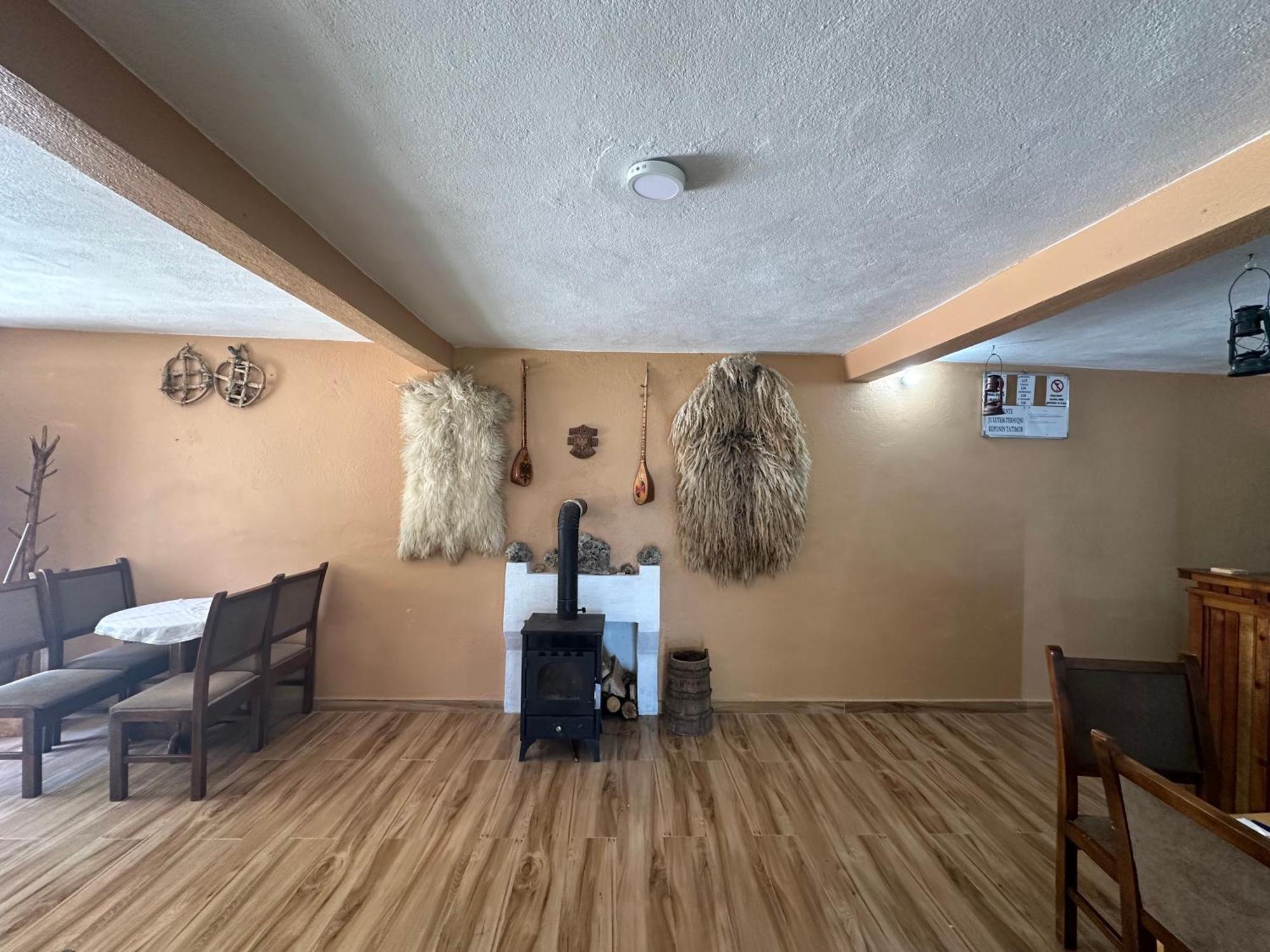 Guesthouse Kroni I Micanit Theth Exteriér fotografie