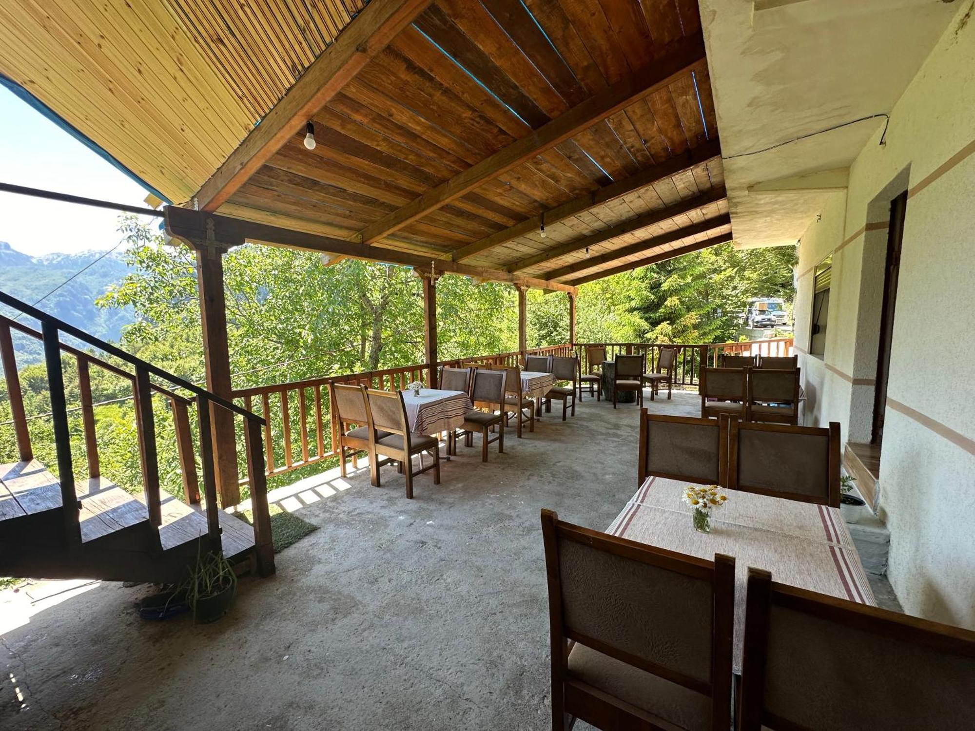 Guesthouse Kroni I Micanit Theth Exteriér fotografie