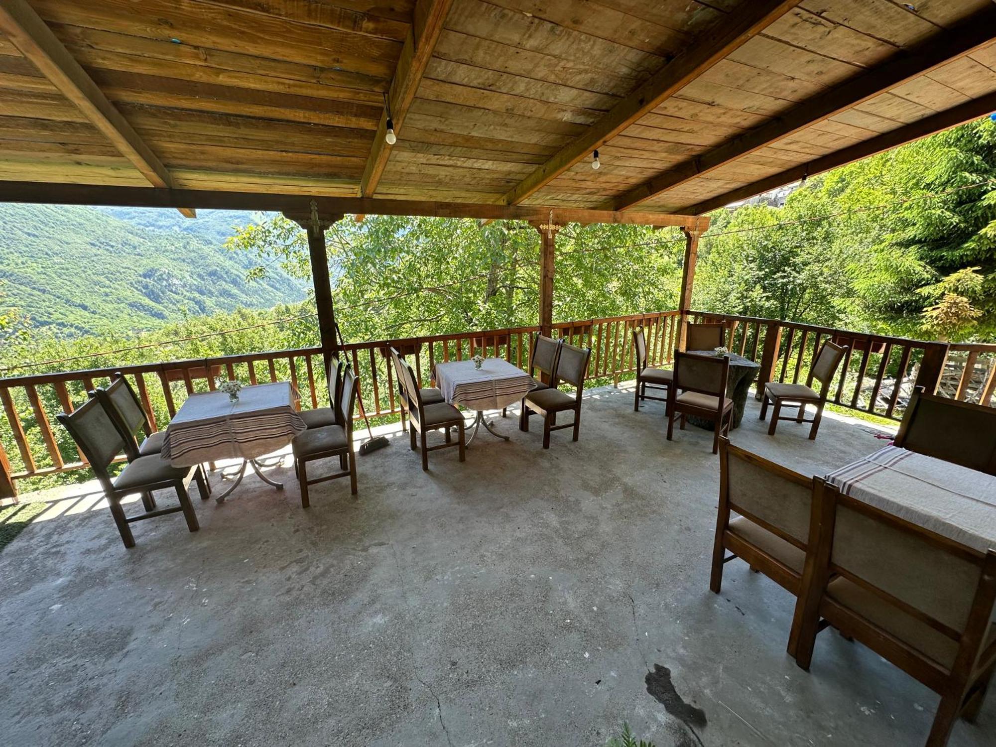Guesthouse Kroni I Micanit Theth Exteriér fotografie