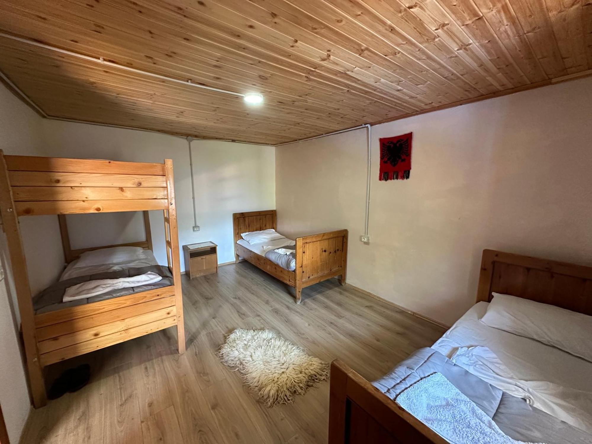 Guesthouse Kroni I Micanit Theth Exteriér fotografie