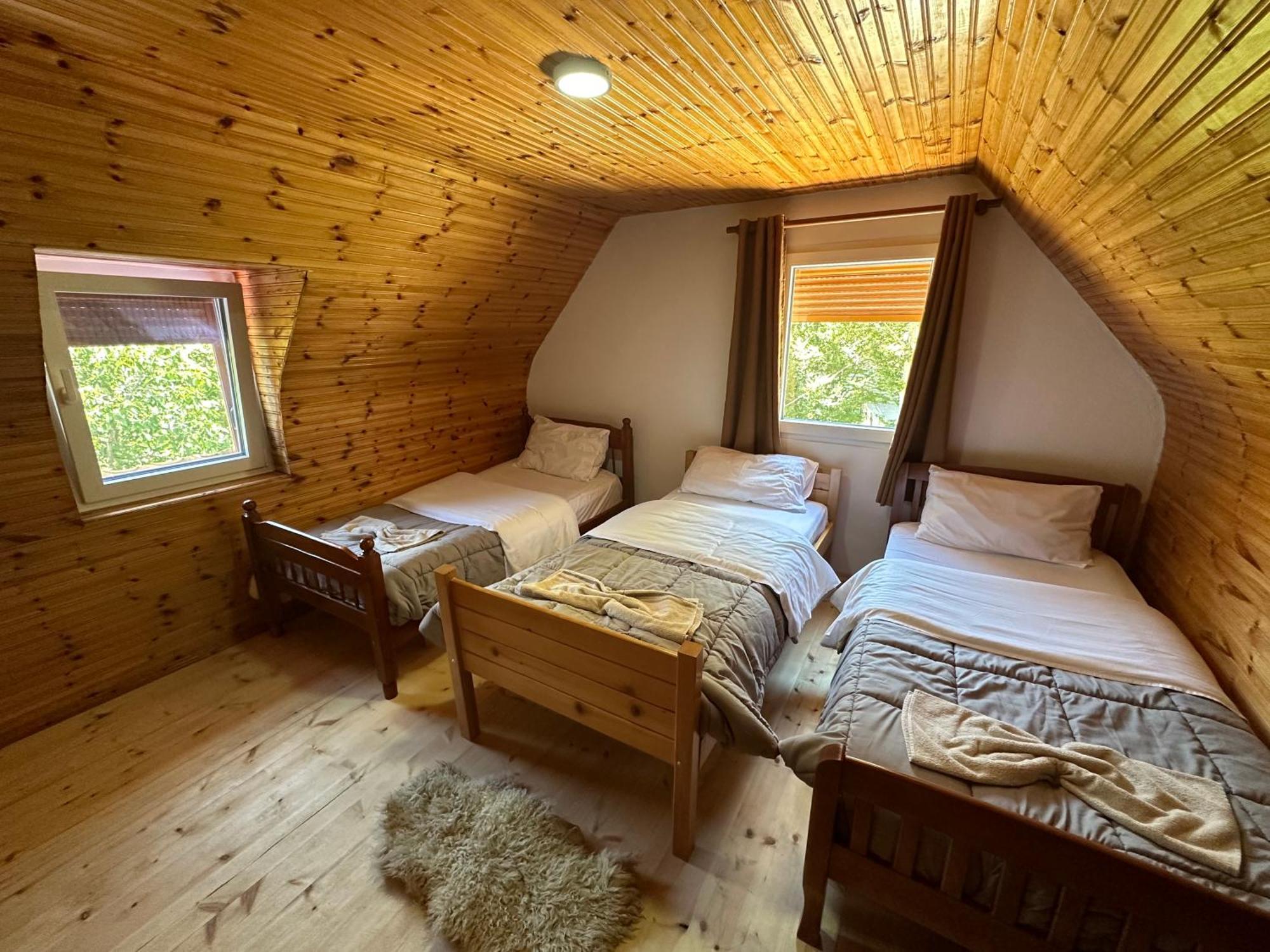 Guesthouse Kroni I Micanit Theth Exteriér fotografie